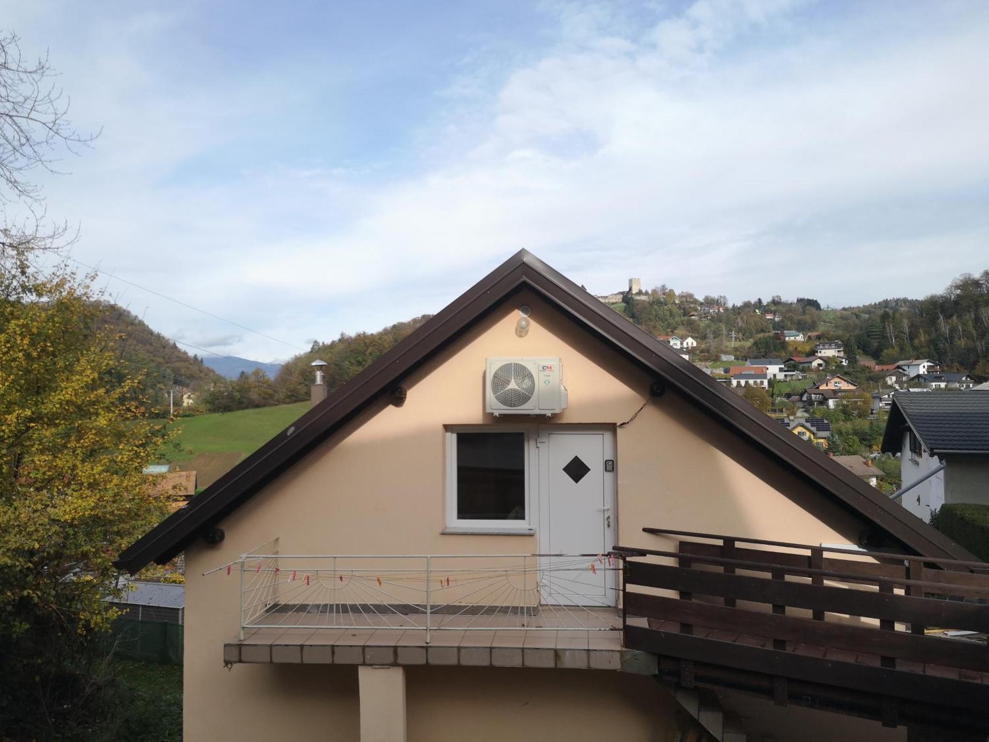 Small House In 첼레 외부 사진