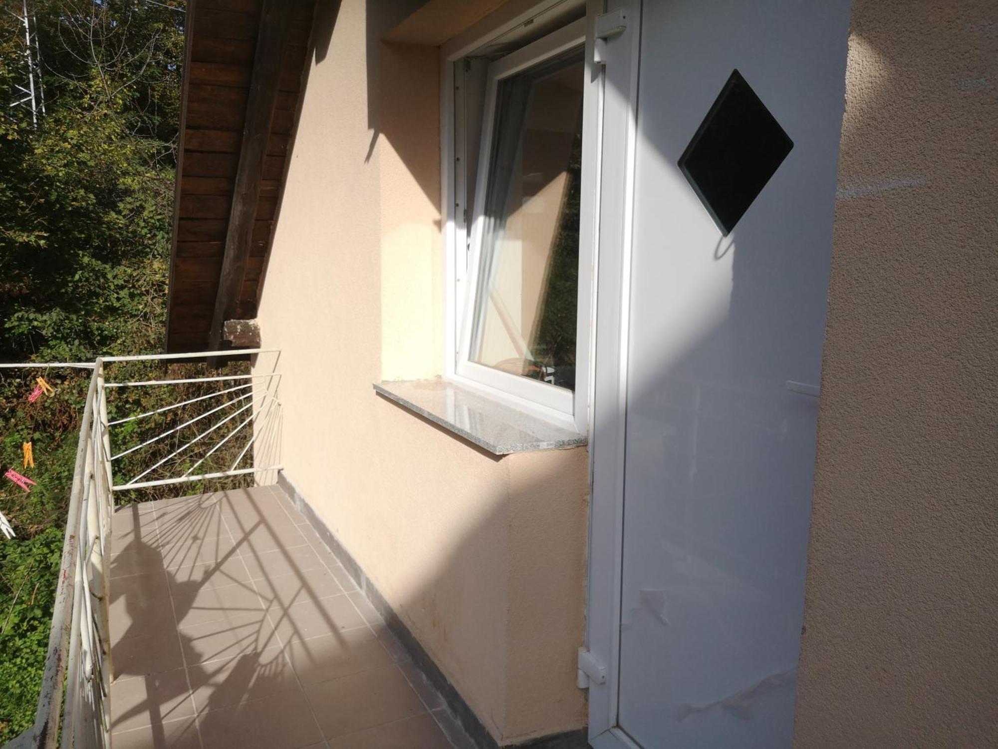 Small House In 첼레 외부 사진
