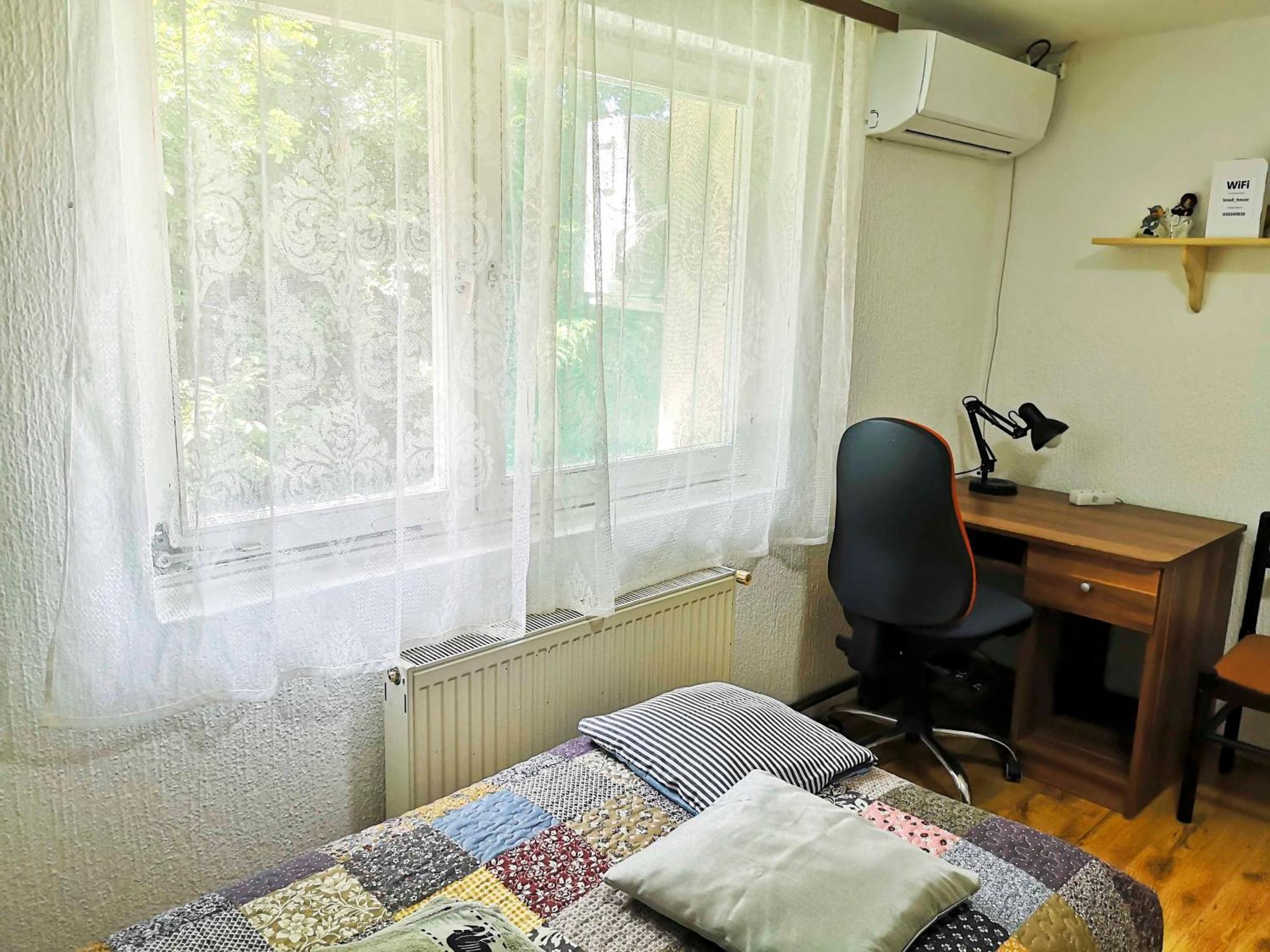 Small House In 첼레 외부 사진
